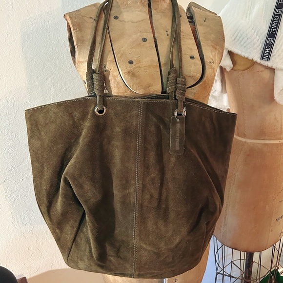 Suede Olive Green Leather Tote Snap Closure 1 zip & 2 pocket areas inside NWT - Picture 5 of 10